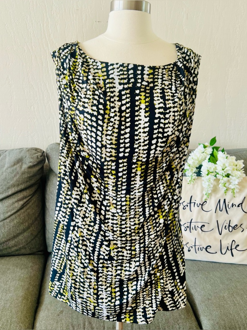 Worthington Sleeveless Patterned Blouse